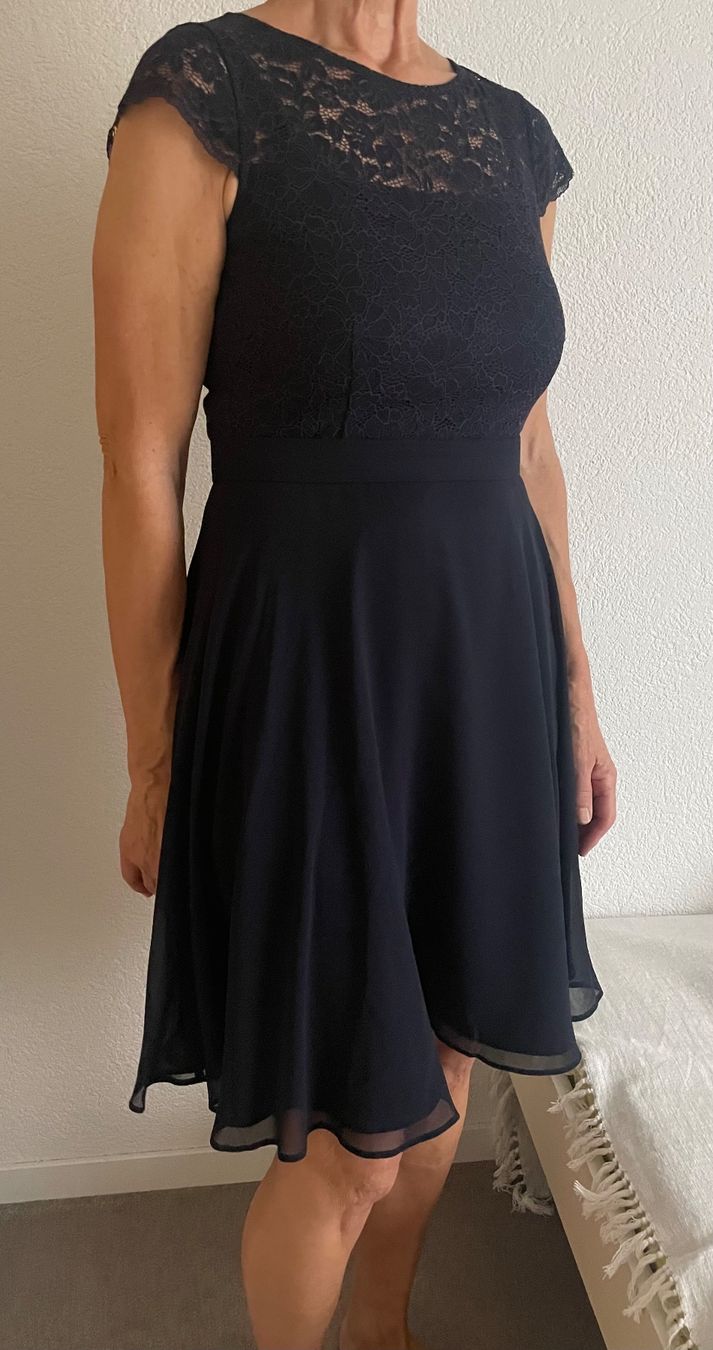 Kleider: Vera Mont Abendkleid mit Bolero – Gebraucht aus Luzern von dividus 1