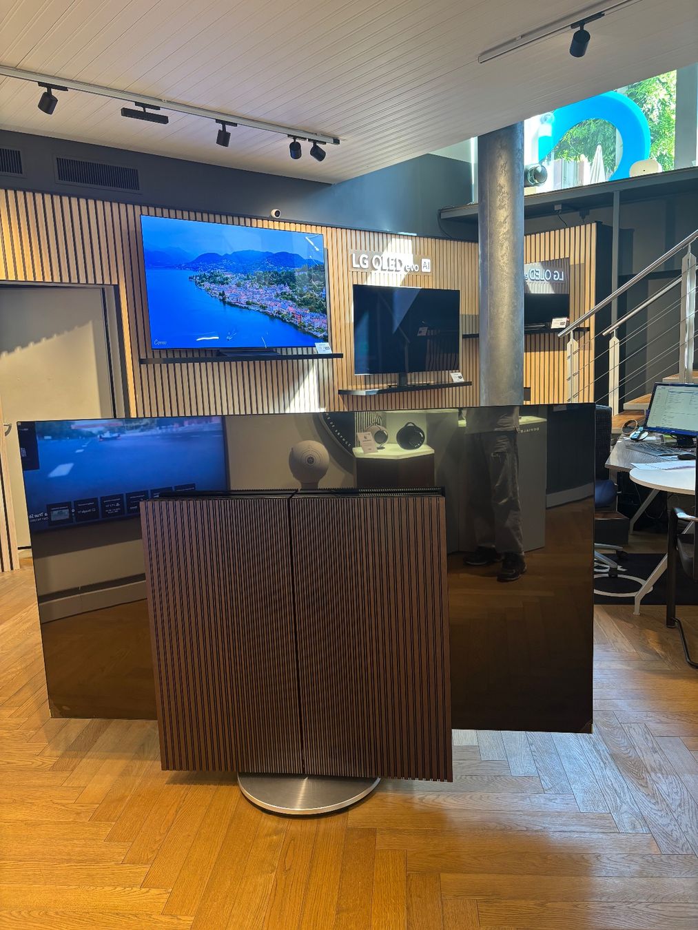 Bang & Olufsen Televisori: Beovision Harmony 83" Bang & Olufsen – Nuovo (secondo la descrizione) da Sion venduto da Bang-OlufsenSion 2