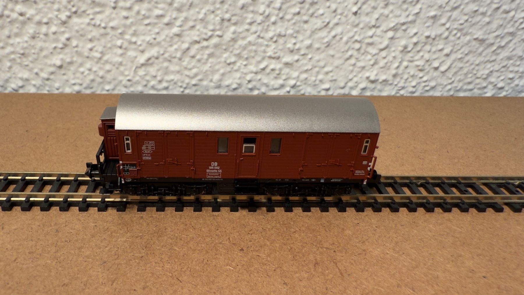 Fleischmann Modellini di ferrovie: Fleischmann DB Gepäckwagen Spur N – Usato da Schlieren venduto da rat_lq6b 2
