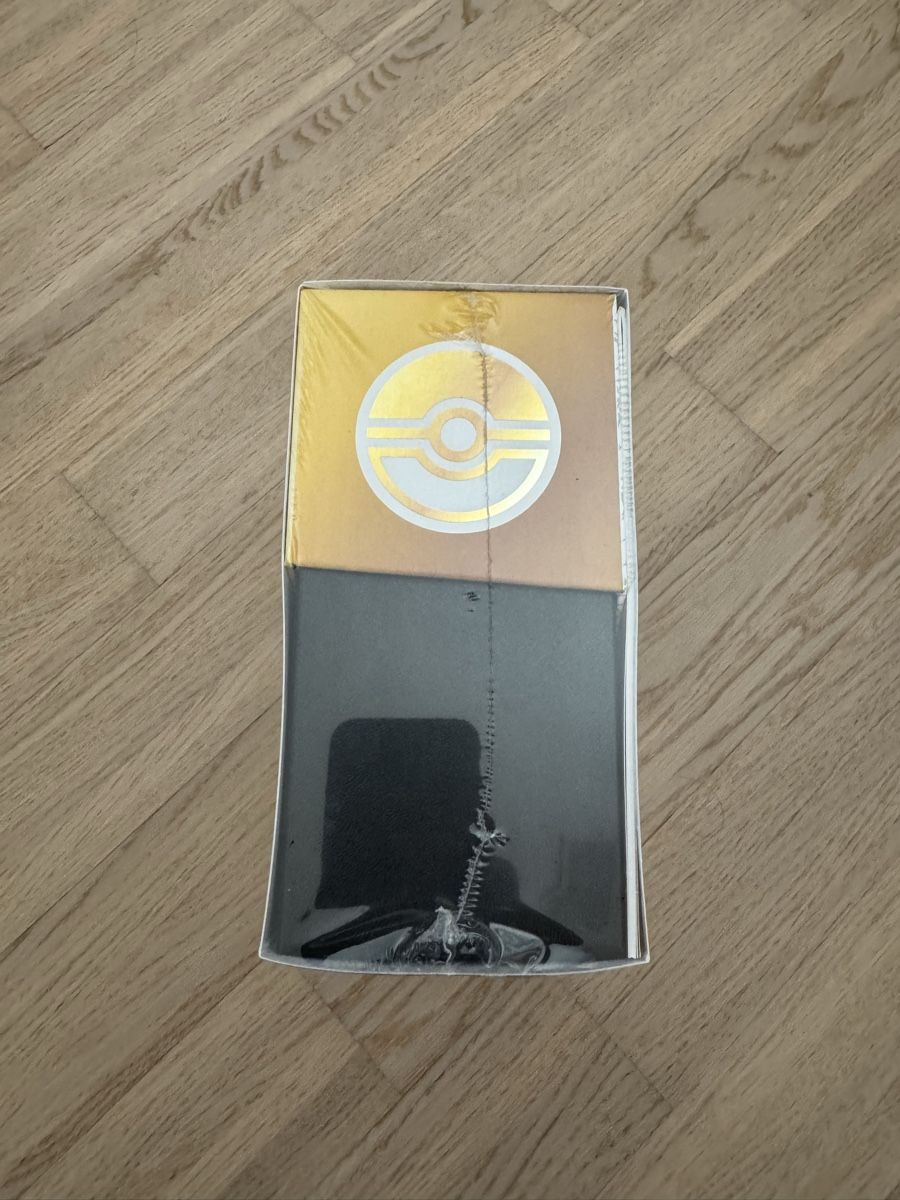 Pokémon Sammelbilder & Trading cards: Pokemon 30th ETB + 5 Tins DE – Neu und originalverpackt aus Dietikon von User08953 4