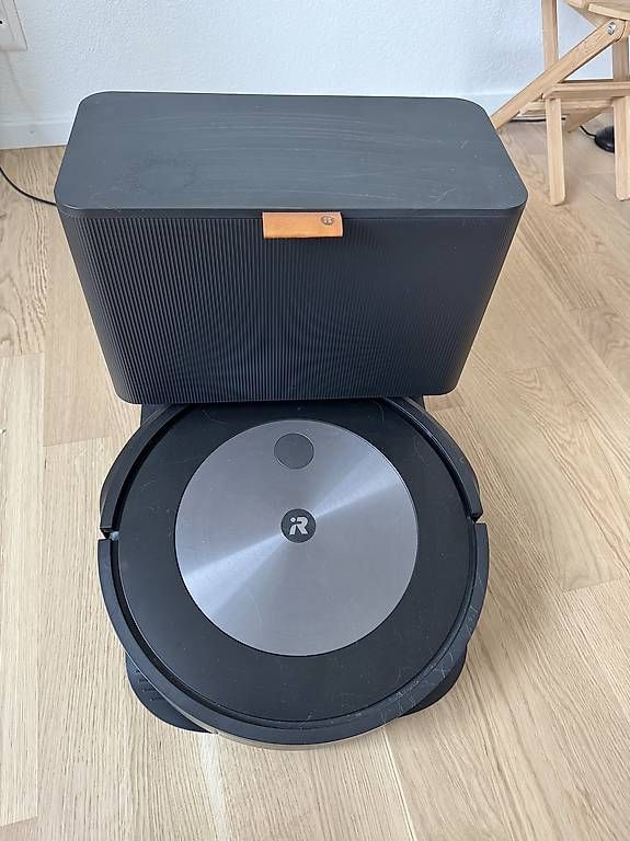 Staubsauger & Zubehör: iRobot Roomba J7+ – Neu (gemäss Beschreibung) aus Thun von DascheLii