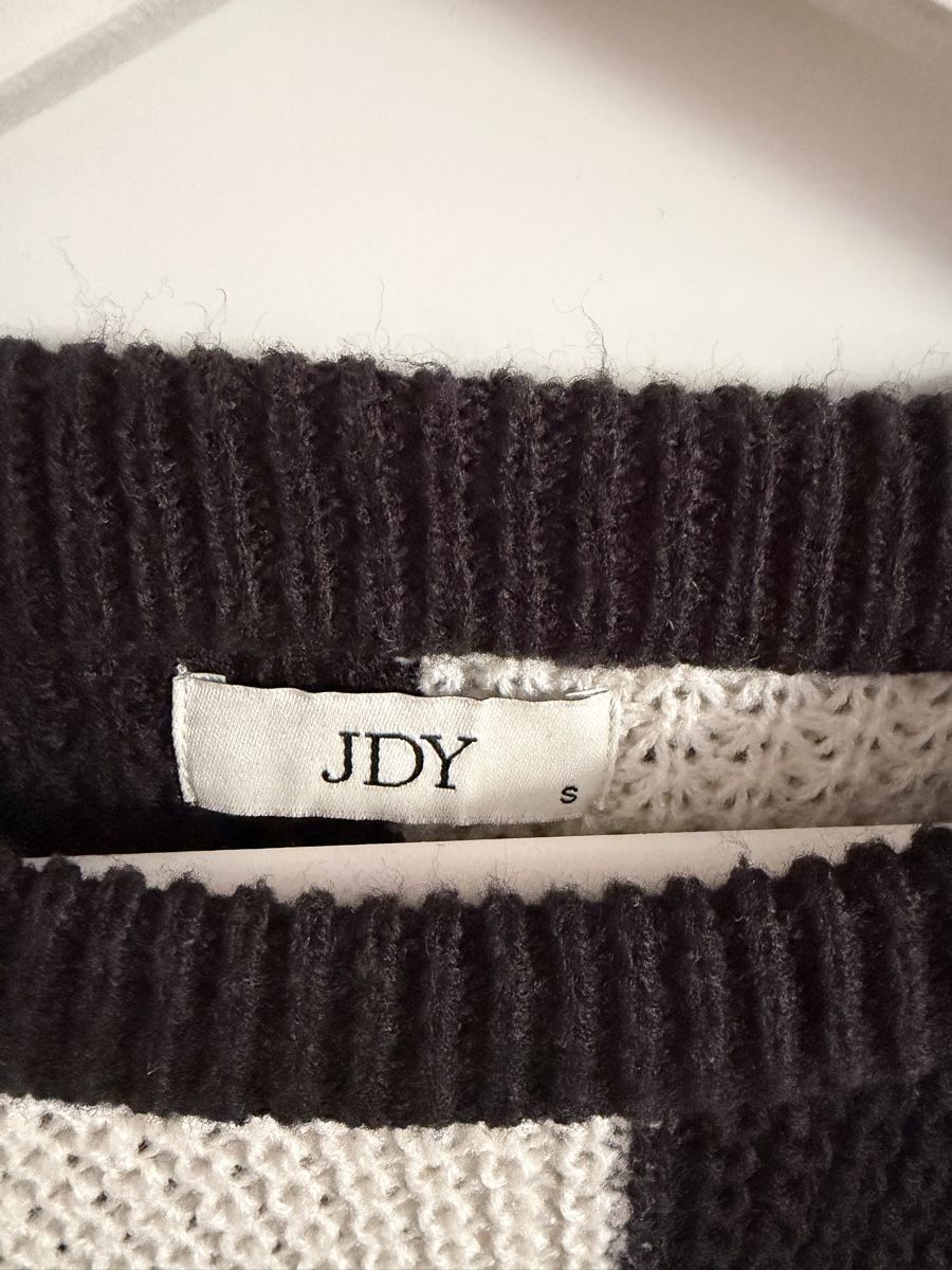 Maglioni & Felpe: JDY Strickpullover weiss-schwarz karo Grösse S – Nuovo (secondo la descrizione) da Bern venduto da al.essia 1