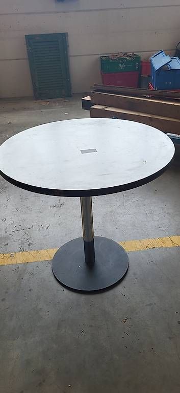 Tavoli: Bistrotisch rund 80 cm mit Fuss – Usato da Rheineck venduto da inf_kv7d
