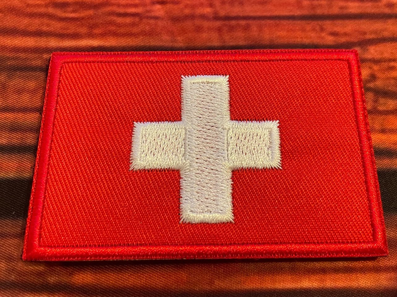 Toppe: patch drapeau suisse brodé 8x5cm – Nuovo e nell'imballaggio originale da Grandson venduto da r2d254