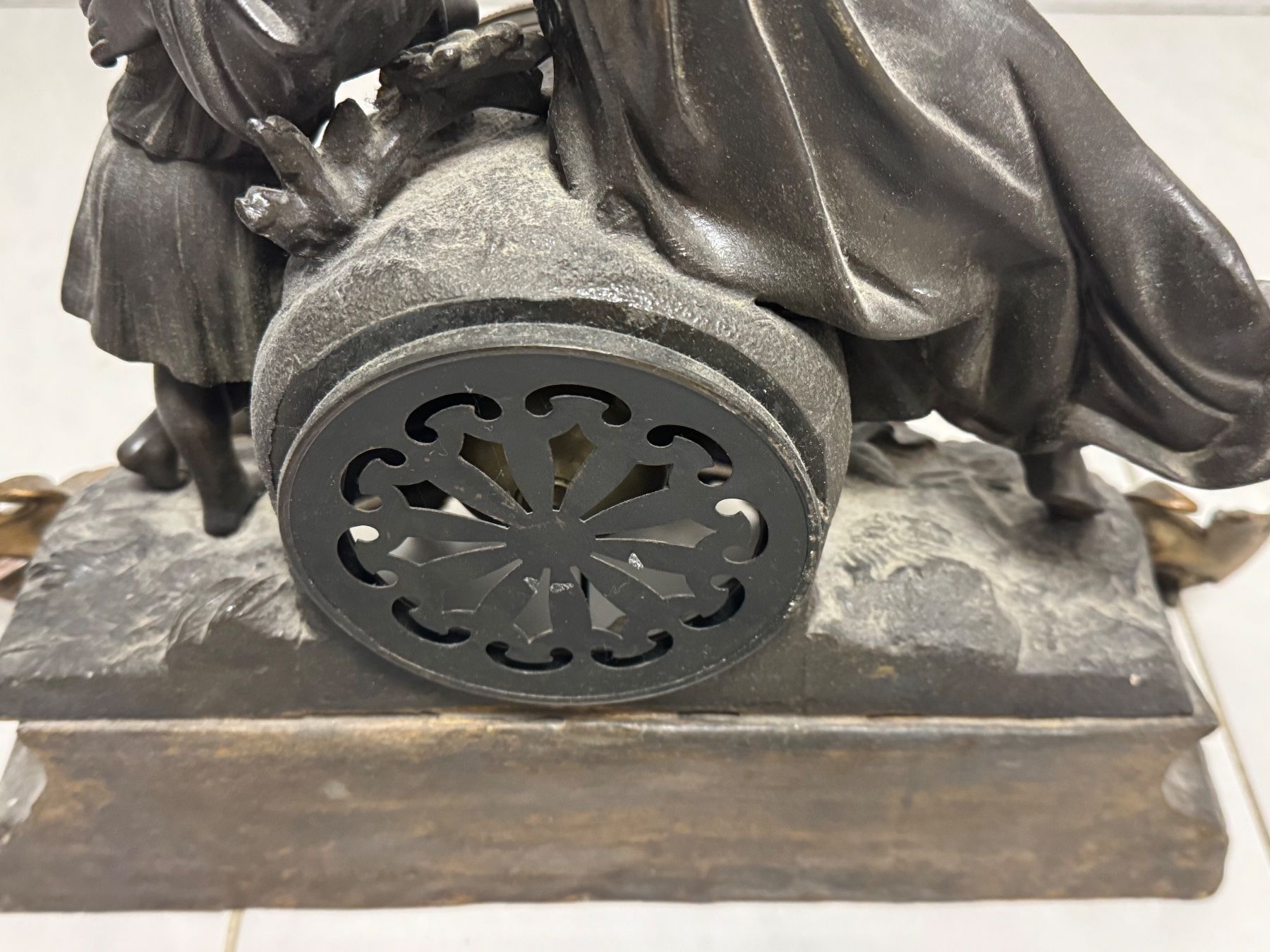 Sculture & Statue: Antik uhr lauft nicht – Usato da Dottikon venduto da dsmio22 3