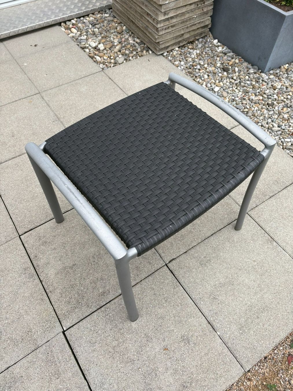Hunn Sedie: Hunn Gartenstuhl-Set: 4 Stühle mit Armlehne & 2 Hocker – Usato da Schinznach-Dorf venduto da URSINA33 4