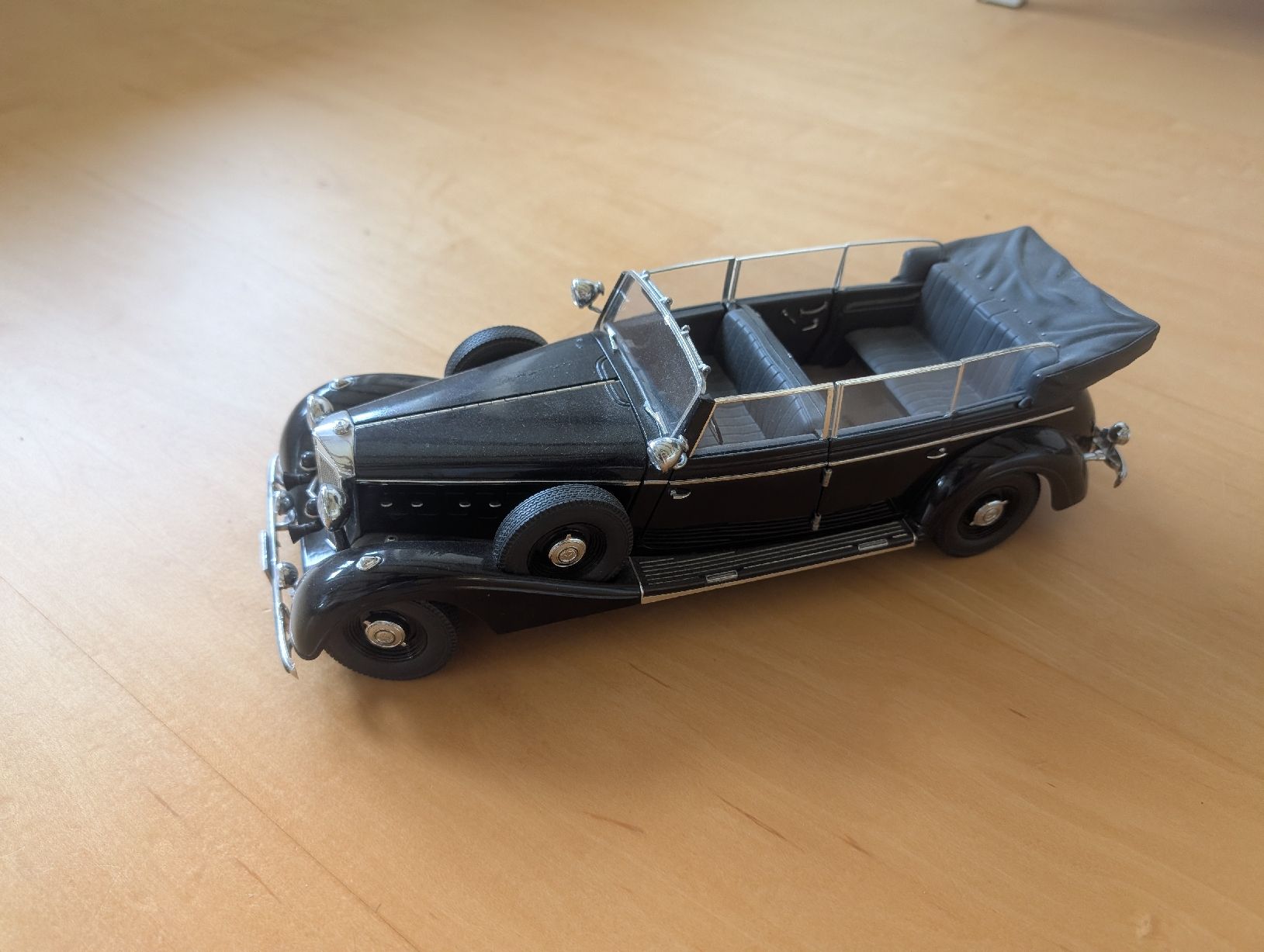 Mercedes-Benz Modellini d'auto: Mercedes 770K Cabriolet 1:18 – Usato da Sulzbach venduto da MercedesV8