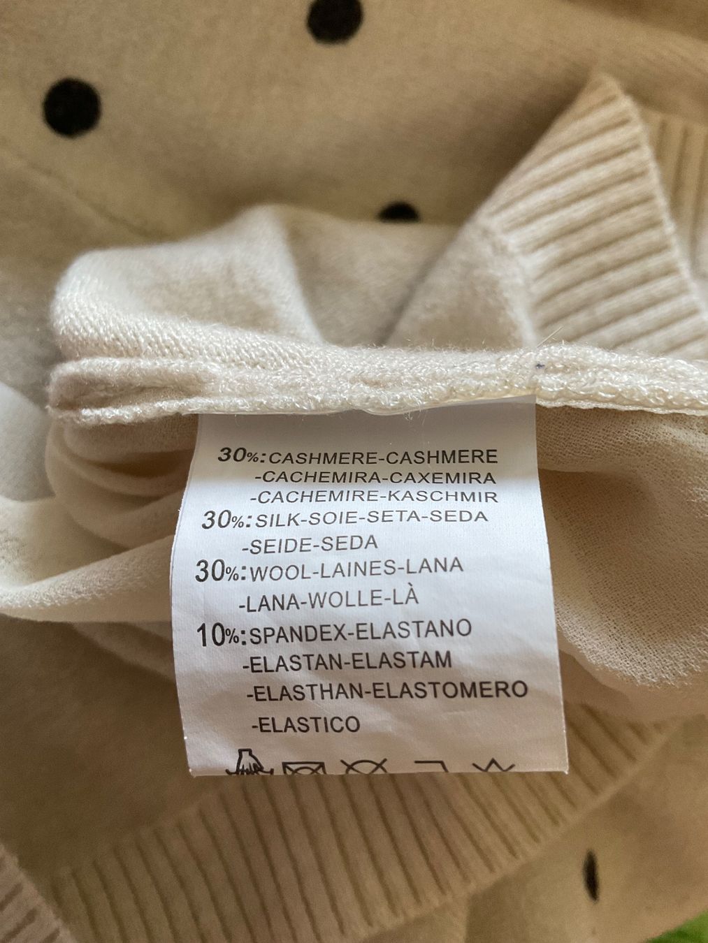 Pulls & Sweat-shirts: Kaschmir Wolle Seide Pullover Gr S ecrue / schwarz – D'occasion à Urdorf par alda02 8