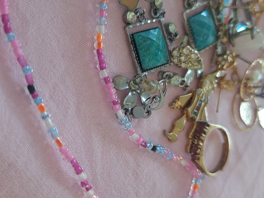Sonstiger Schmuck: BASTELOTT CHRÜSI.MÜSI. – Gebraucht aus Kerzers von ExpressoTerreno 1