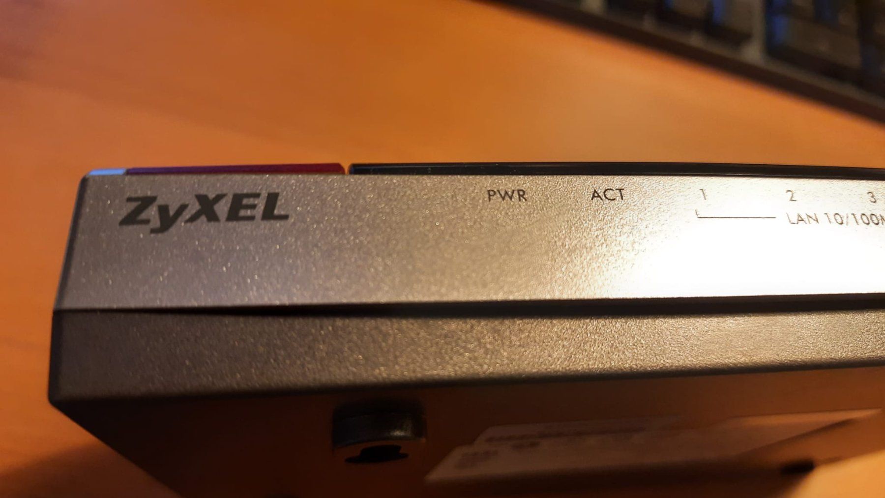 Zyxel Pare-feu: Firewall Zyxel ZyWall 2 Plus – D'occasion à Zürich par balin777 4