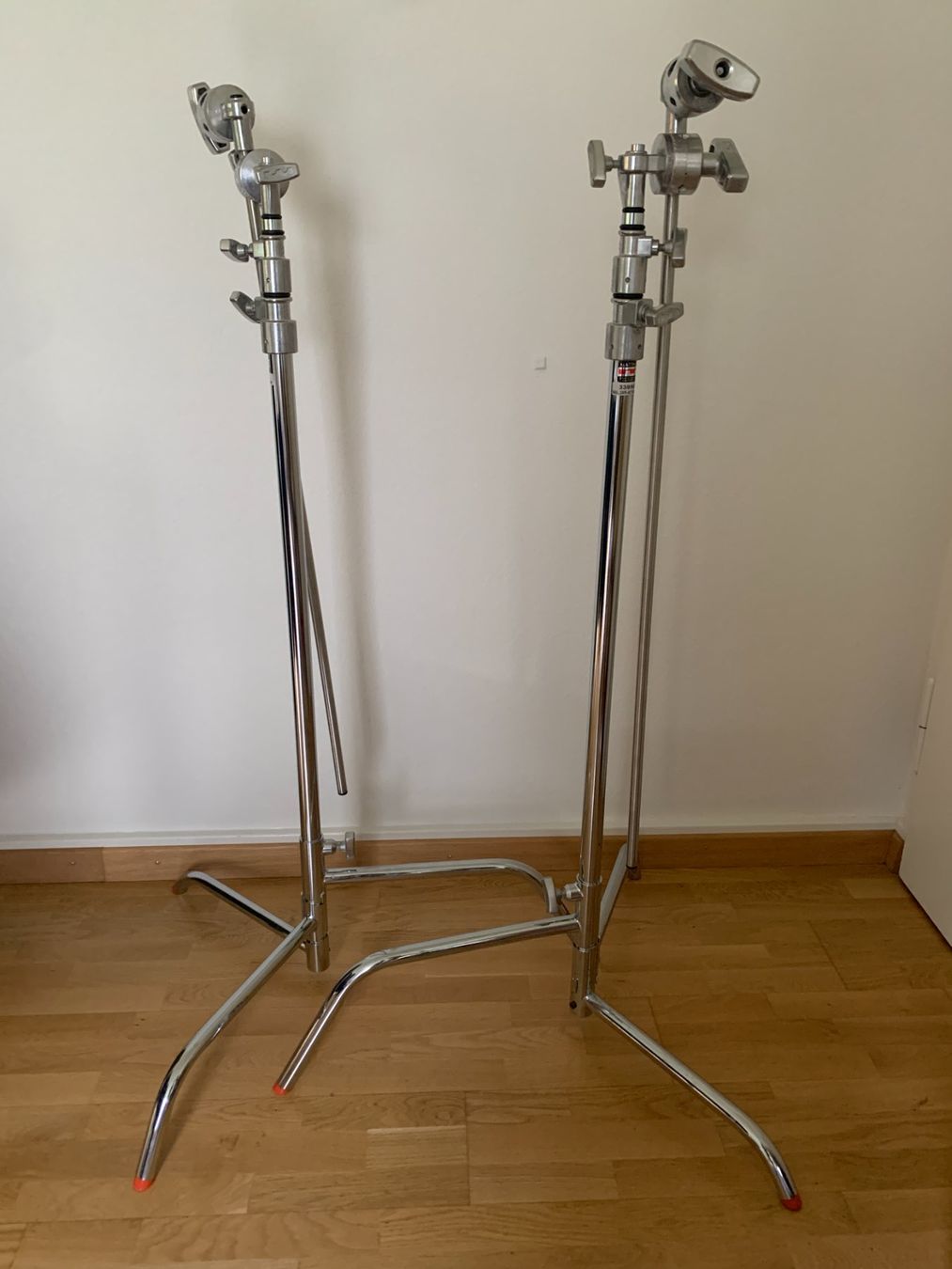 Sonstige Dekorationen & Accessoires: 2x Matthews Hollywood 40" C-Stand, Double Riser, Grip – Gebraucht aus Zürich von lor_s6l8