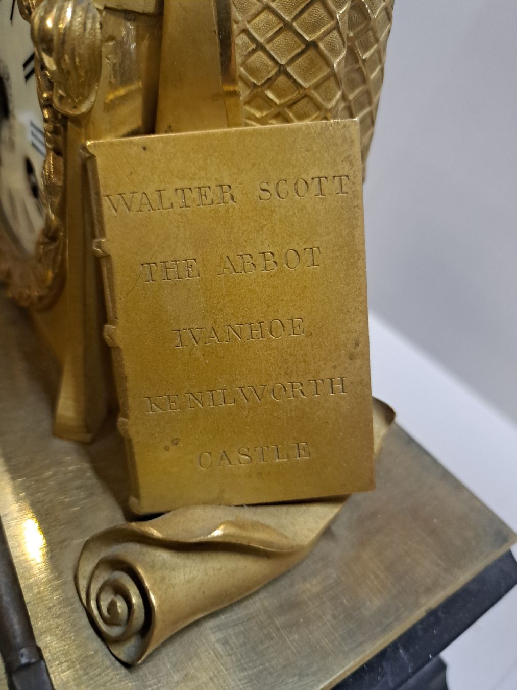Orologi da terra & Orologi da parete: Antike Kaminuhr "Walter Scott" Messing . – Usato da Grossdietwil venduto da hufi10 7