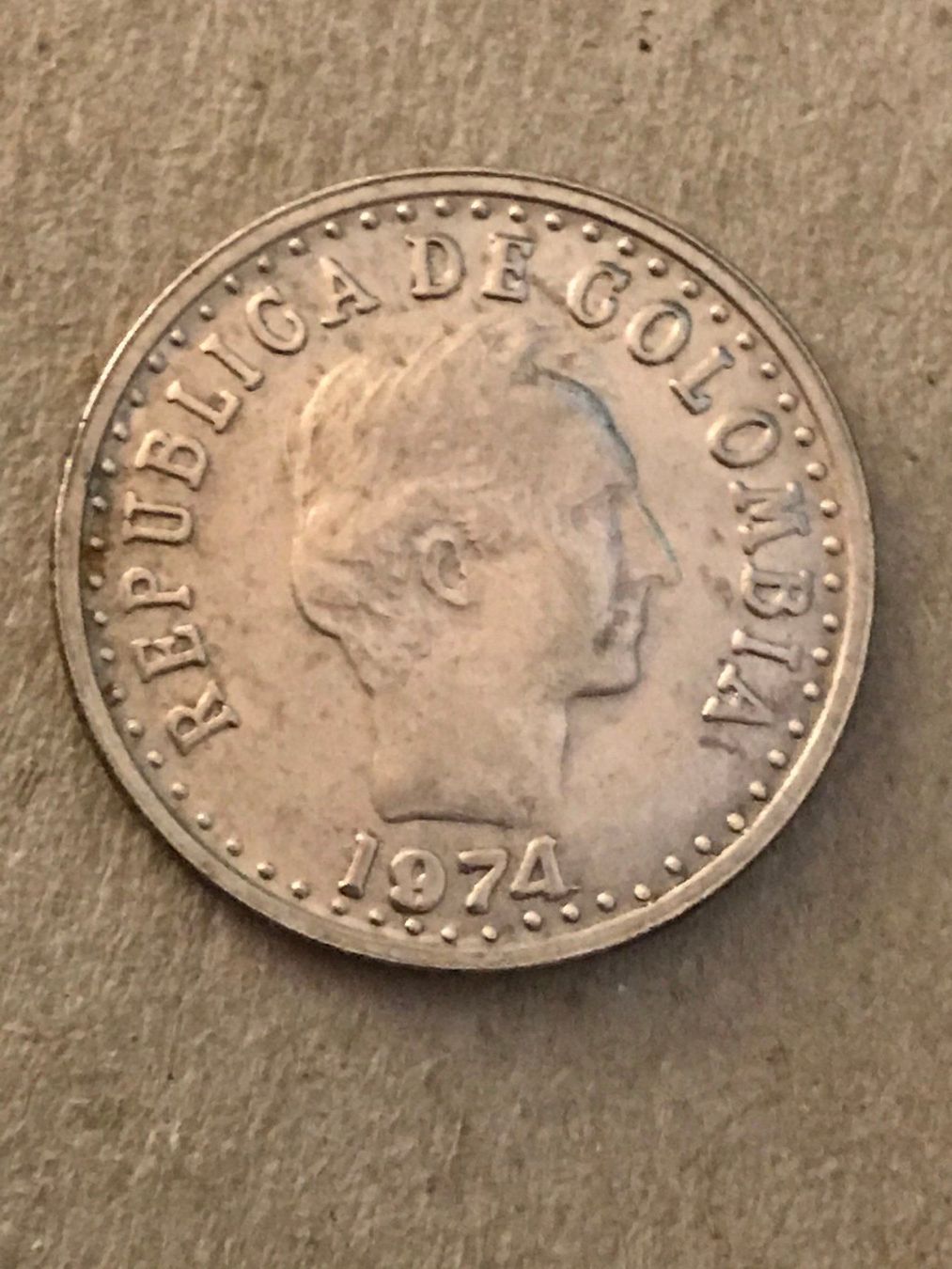 Tutti le monete: Kolumbien - 1 Stk. 20 Centavos 1974 – Usato da Schnottwil venduto da Chasarmar