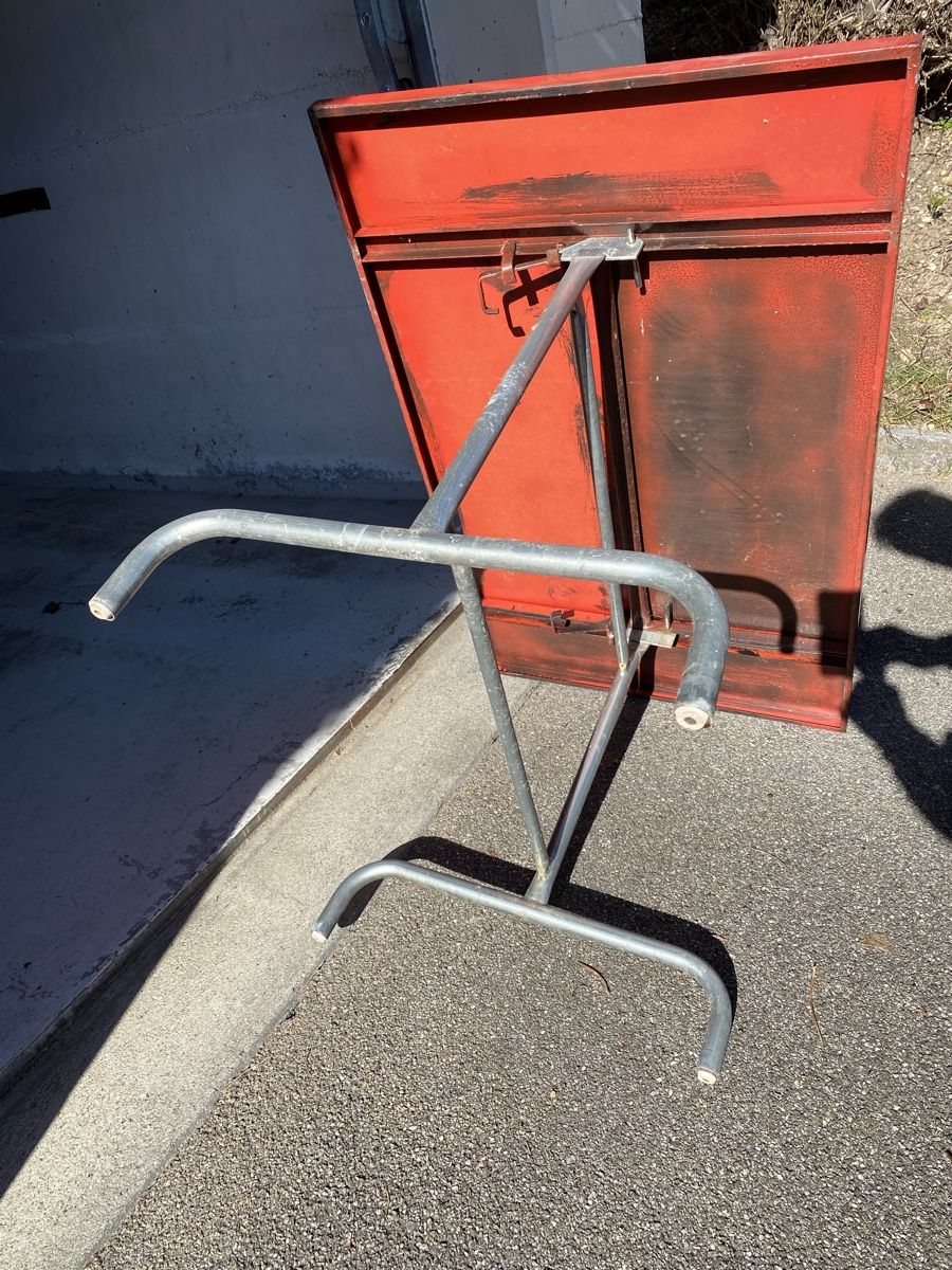 Tavoli: Schöner alter Blechtisch 70/80 Style  – Usato da Mosnang venduto da Goldwasser 3