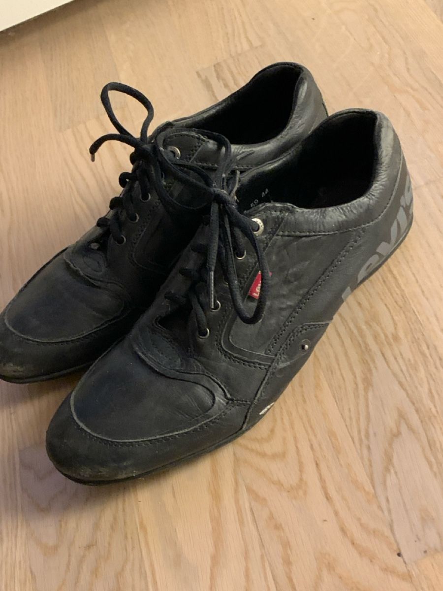 Levi's Scarpe da uomo: Originale LEVİS Sneaker gr. 44 – Usato da St. Gallen venduto da menchild 1