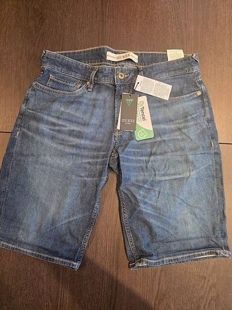 NEUE Guess kurze Jeans Hose ( Größe 31)