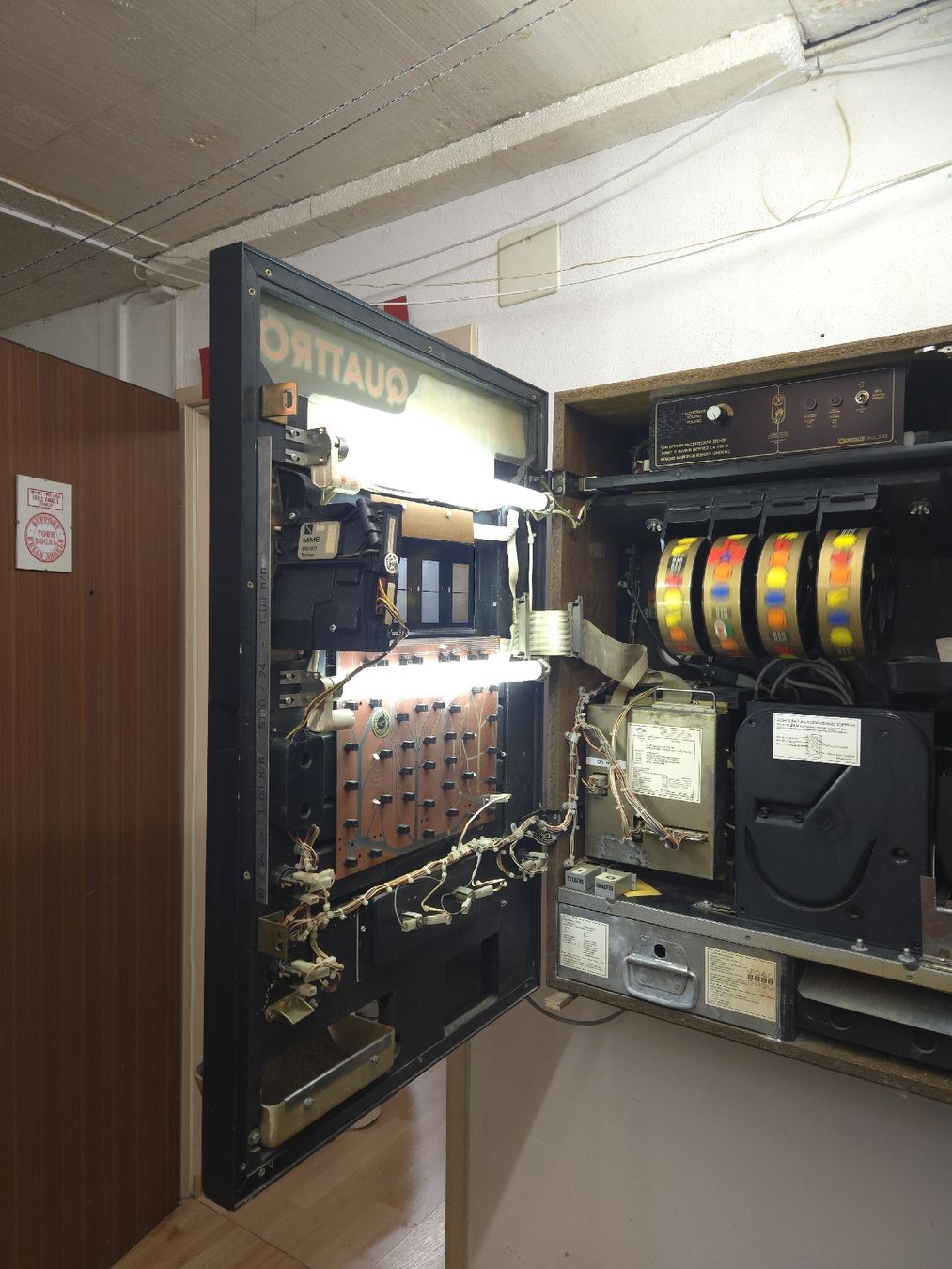 Slot Machine: Admiral Quattro Spielautomat  – Usato da Oberglatt ZH venduto da albarpitsch 4