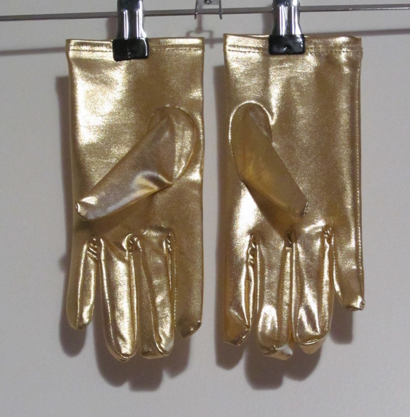 Guanti & manicotti: NEU goldene kurze Lackhandschuhe – Nuovo e nell'imballaggio originale da Münchenbuchsee venduto da lu-99