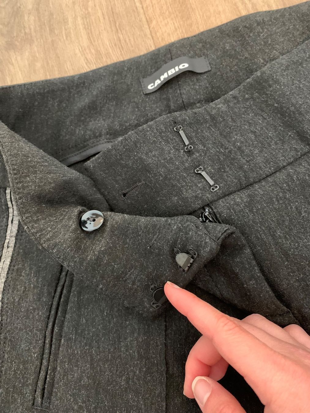 Cambio Pantaloni: Cambio Hose Stoffhose grau Gr. M / 38 – Usato da Fislisbach venduto da KolibriSecondhand 3