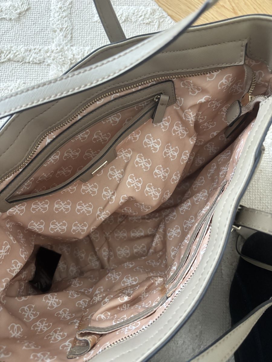 Guess Borse da donna: Guess Shopper – Usato da Dietikon venduto da nic_5vks 1