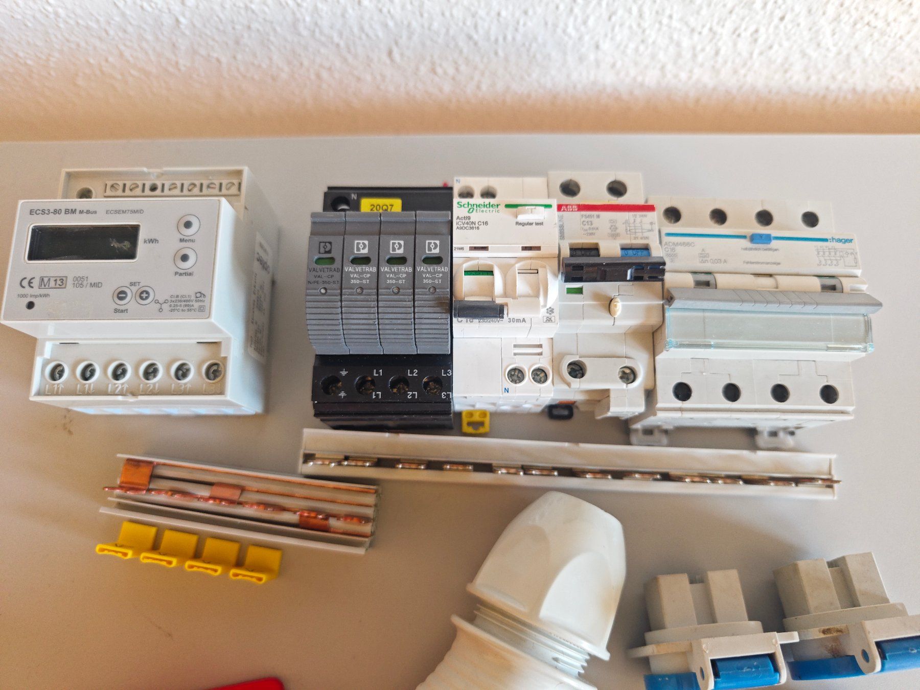 Spine: Elektro Konvolut Steckdose Sicherung SPD Stromzähler – Usato da Zürich venduto da A.Zickler 2