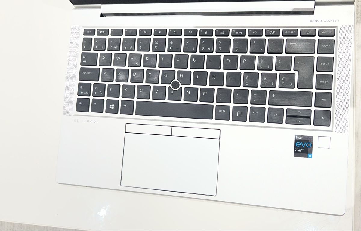 Hewlett Packard Notebook: HP EliteBook 840 G8 – Nuovo (secondo la descrizione) da Reinach AG venduto da Noar.K 1