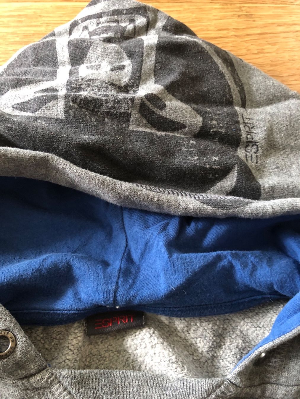 Esprit Maglioni & Felpe: ESPRIT KAPUZENPULLOVER 128/ 134 – Usato da Wattwil venduto da jopara 1
