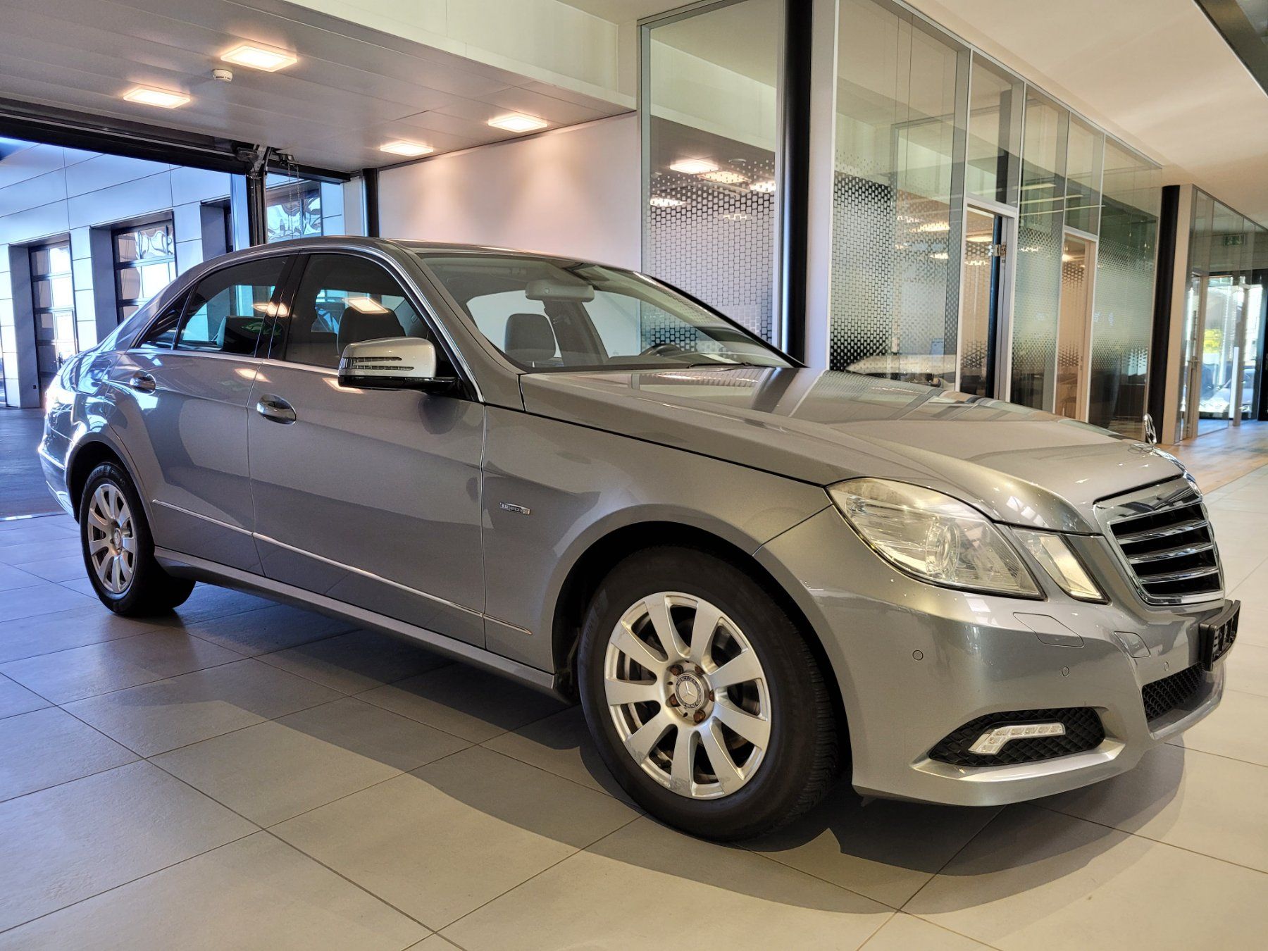 Mercedes-Benz Automobili: Mercedes-Benz E 220 CDI BlueEff. – Usato da St. Gallen venduto da HirschAutomobileAG 8