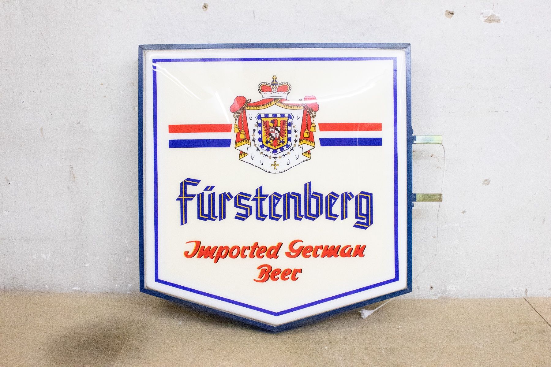 Fürstenberg Lampade: Leuchtreklame / Werbereklame Fürstenberg Bier – Usato da Zürich venduto da ZuercherBrockenhaus 2