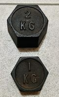 Antike Schweizer Gusseisen-Gewichte (1kg & 2kg) Vintage