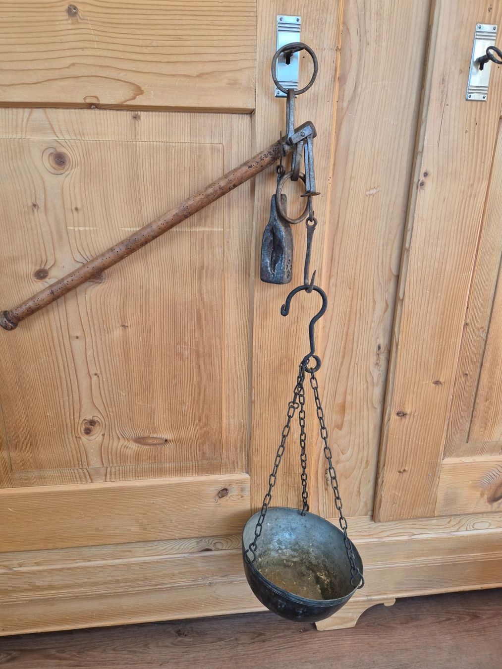 Balances et poids: Antike Hängewaage – D'occasion à Pfäffikon ZH par Zorro57