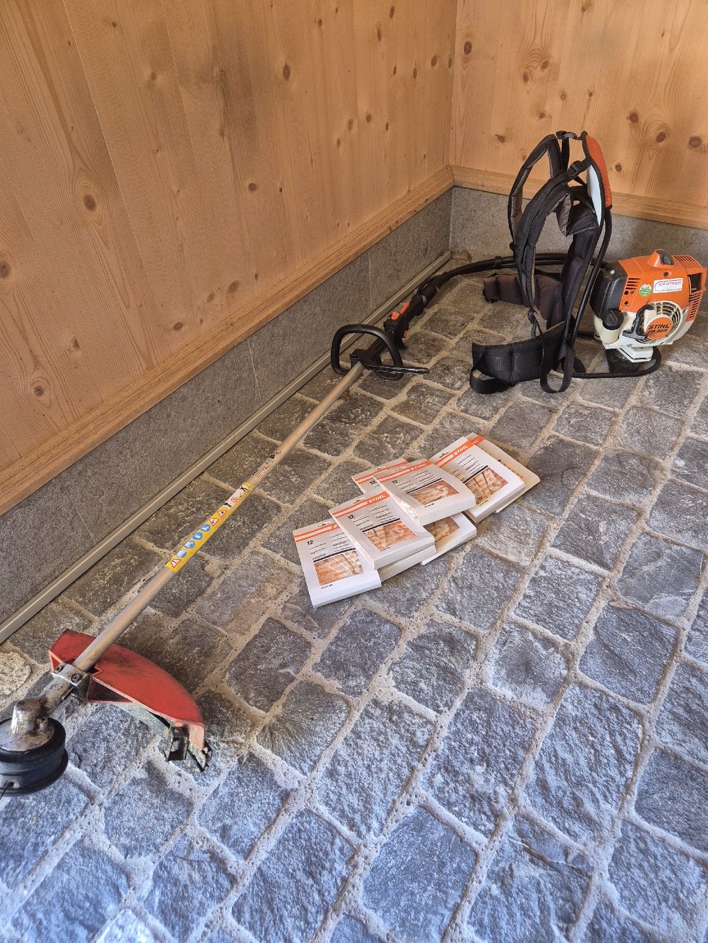 Stihl Tutti gli attrezzi: Stihl FR 450 – Nuovo (secondo la descrizione) da St. Gallen venduto da ammann83