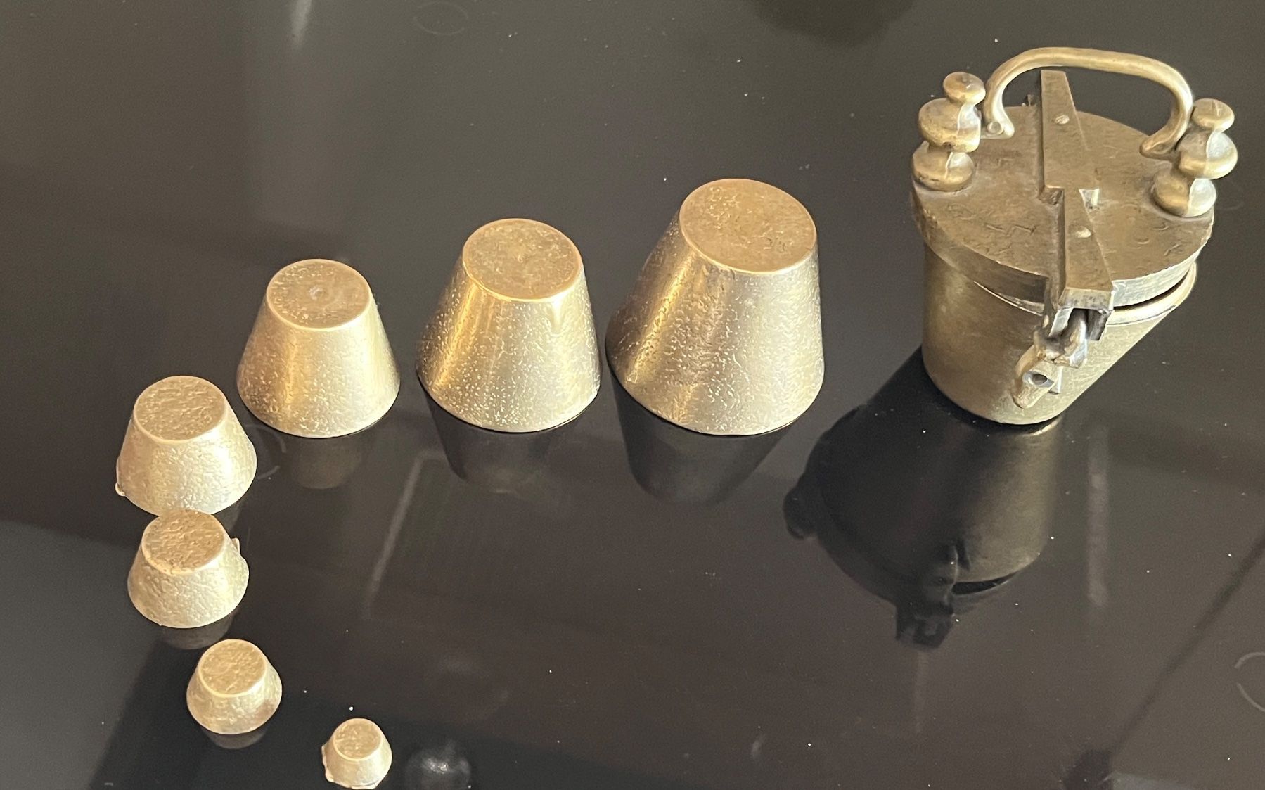 Bilance e pesi: Antikes Apothekergewicht - Einsatzgewichte – Usato da Stetten AG venduto da Brissago25 6