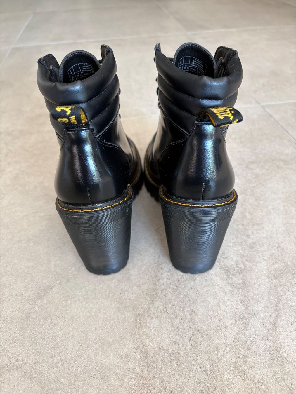 Dr. Martens Damenschuhe: Dr. Martens Stiefeletten Gr. 39 – Gebraucht aus Basel von El_Haraldo 3