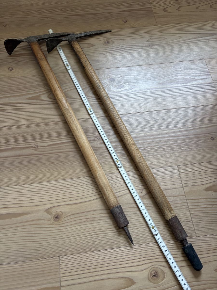 Attrezzatura da arrampicata: 2 alte Eispickel – Usato da Hägendorf venduto da StuderPascal