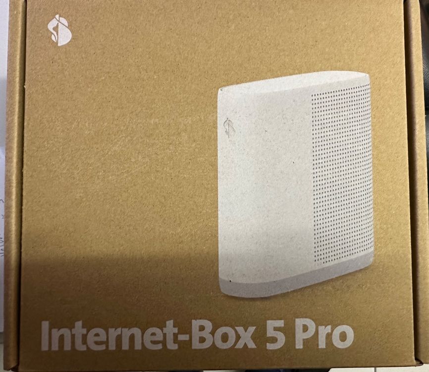 Swisscom Modems & Routeurs: Swisscom Internet-Box 5 Pro pour raccordement fibre optique – Neuf (Voir description) à fribourg par gatoa