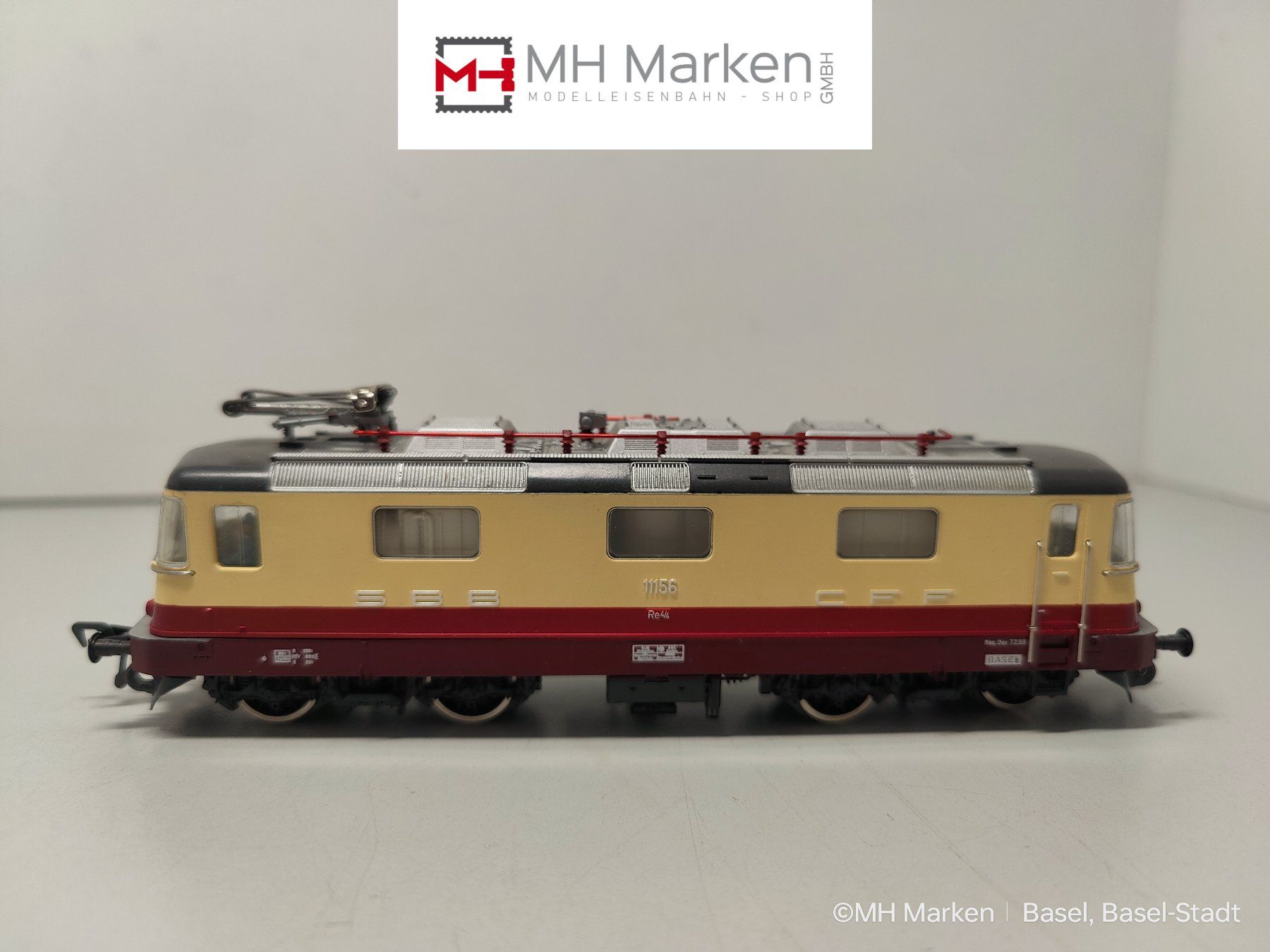 Fleischmann Modellini di ferrovie: Fleischmann 4341 E-Lok Re 4/4 II SBB CFF FFS TEE Analog DC – Usato da Basel venduto da mhmarken