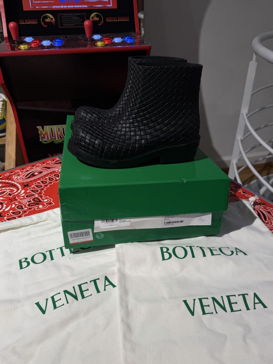 Bottega Veneta Scarpe da uomo: Bottega Veneta Fireman Ankle Boot Rubber Grösse 40 – Nuovo (secondo la descrizione) da Basel venduto da julianlenzin