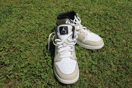 Nike Air Jordan 1 Mid zu verkaufen
