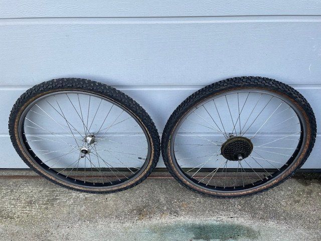 Pezzi di ricambio: 1paire de roues vélo – Usato da Ursy venduto da DK8
