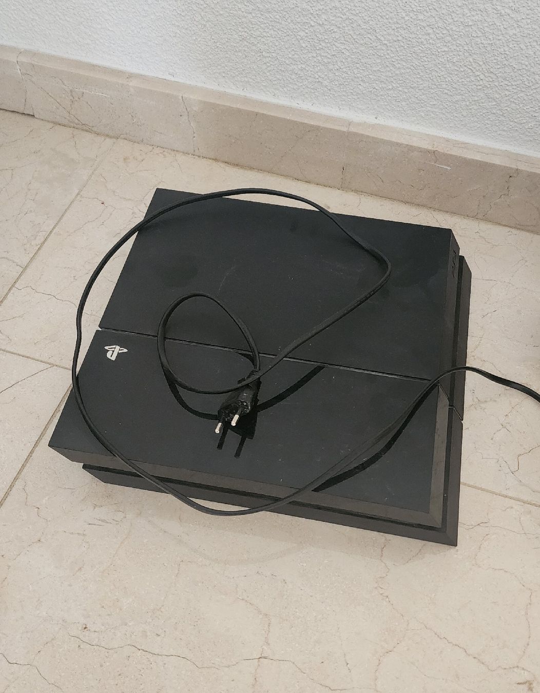 Sony Console: PS4 inkl. Nacon Revolution Pro Controller, Headset & Zubehör – Usato da Laufen venduto da nrd_tr