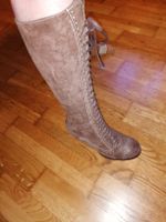 Schnürstiefel