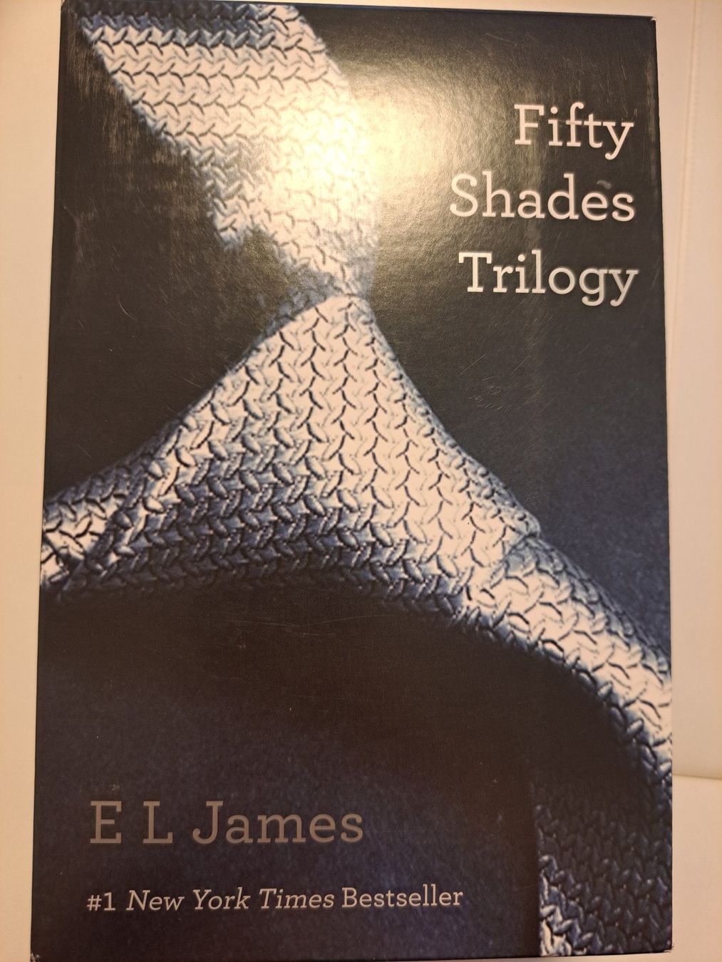 Libri: Fifty Shades Trilogy englisch – Usato da Menzingen venduto da Fleischklopfer
