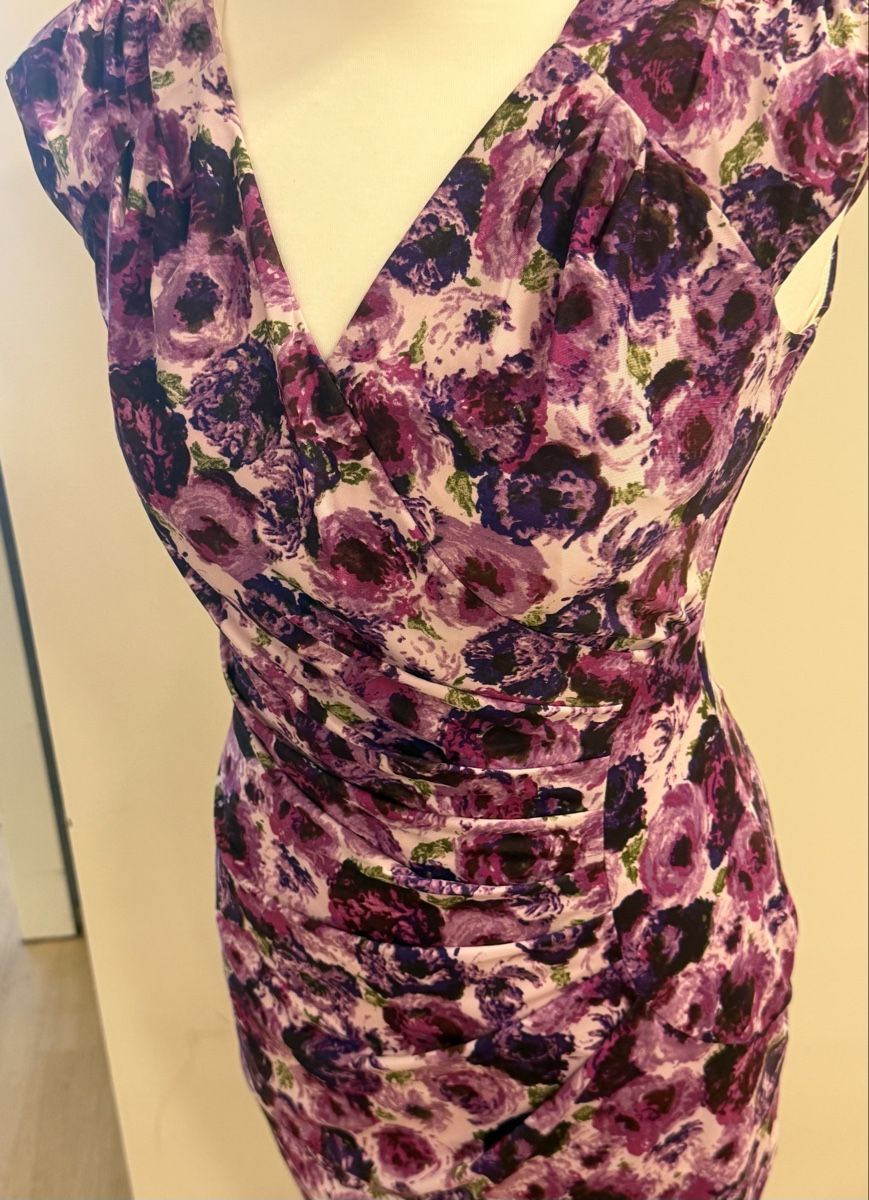 Phase Eight Vestiti: Cocktail-Kleid mit Blumenmuster - lila violett – Nuovo (secondo la descrizione) da Lengwil venduto da JuliBB 1