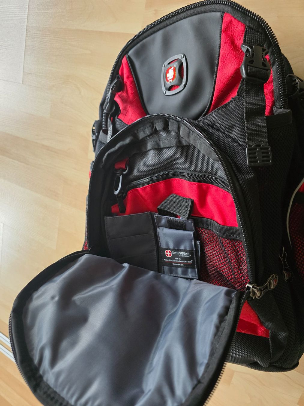 Wenger Zaini: Wenger - Laptop Rucksack – Usato da Zürich venduto da uwe_t95r 4