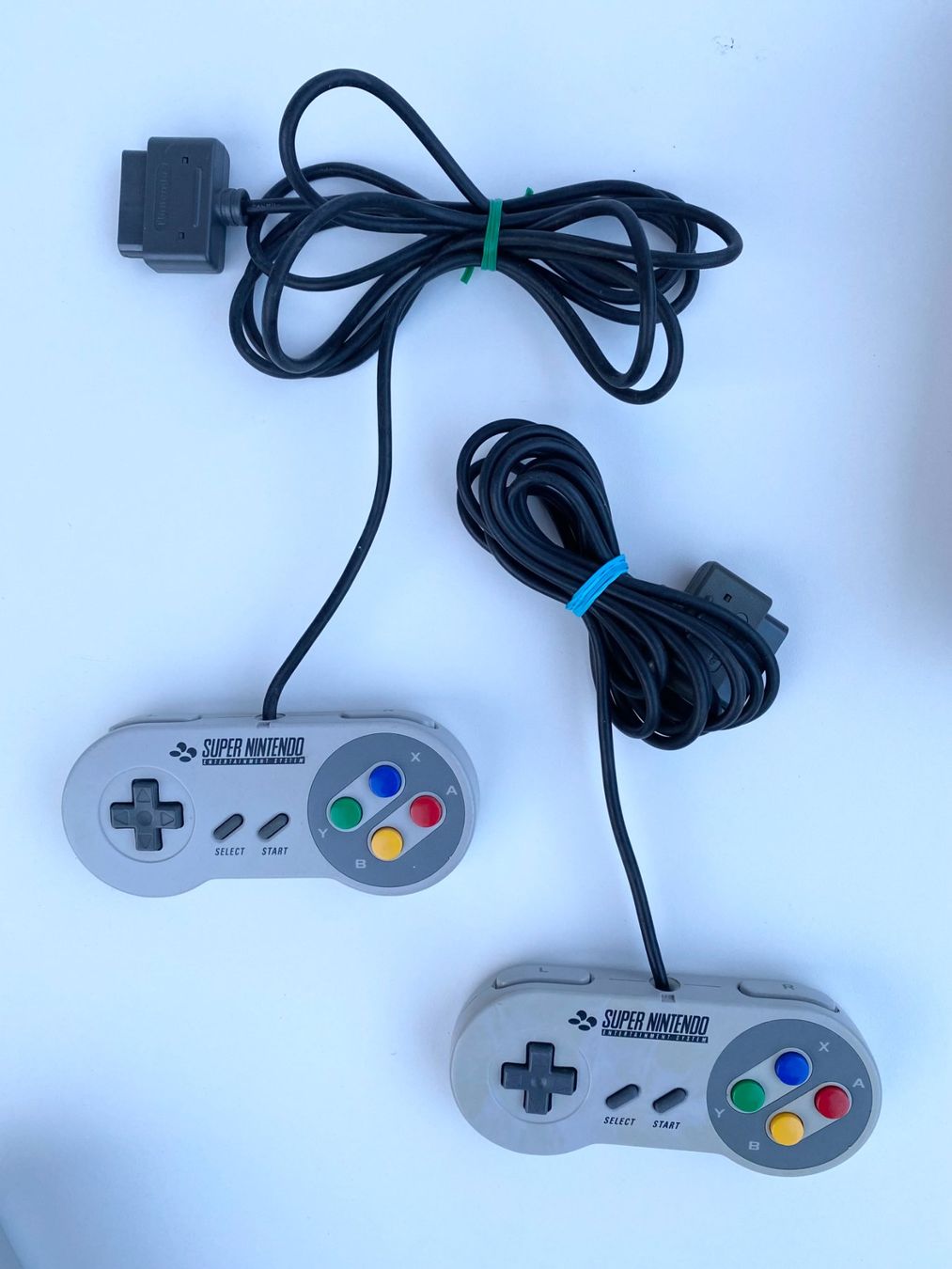 Nintendo Console: Super Nintendo SNES PAL Konsole + 2 Controller + Kabel – Usato da Wettingen venduto da ray_boccia 1