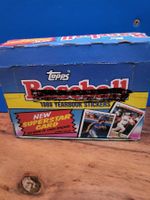 TRADING CARDS BASEBALL TOPPS