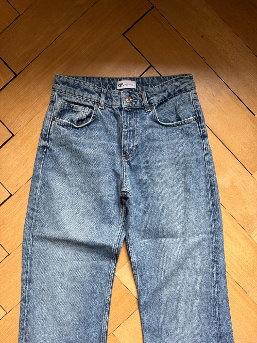 Zara Jeans: ZARA - Jeans blau 36 – Usato da Zürich venduto da Diazaio 1