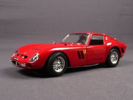 BURAGO Ferrari 250 GTO (1962) Scala 1/18