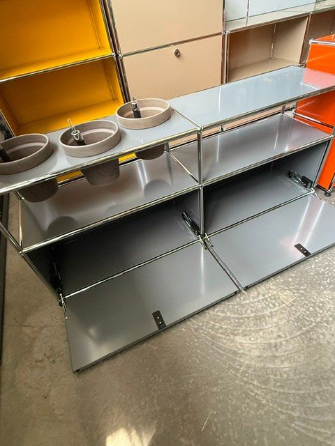 USM Cassettiere: USM Sideboard, mittelgrau, NEU – Nuovo (secondo la descrizione) da Lenzburg venduto da Buerokonz 2